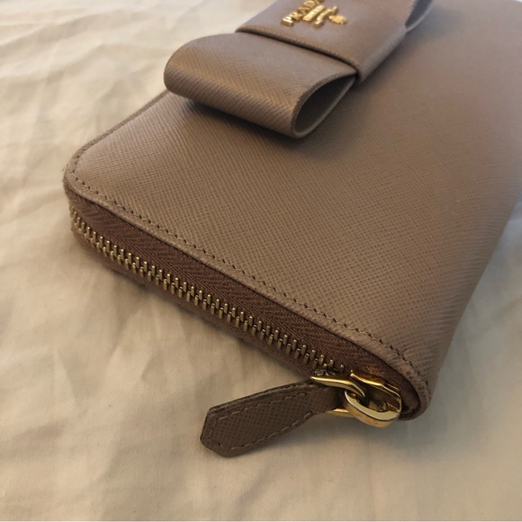 Prada Saffiano Ribbon Bow Zip Around Wallet - Picture 4 of 11